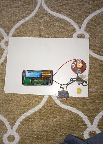 Beyaz Basit Pil Güç Kaynağı - Görsel 2