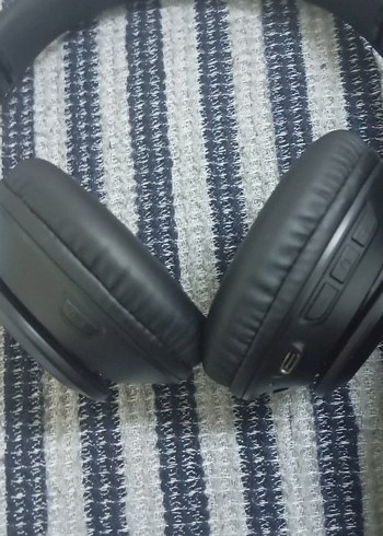 Siyah ve Gri Kablosuz Kulaklık - Görsel 4