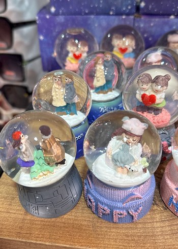 Renkli Aşk Temalı Kar Küresi Biblosu - Görsel 5