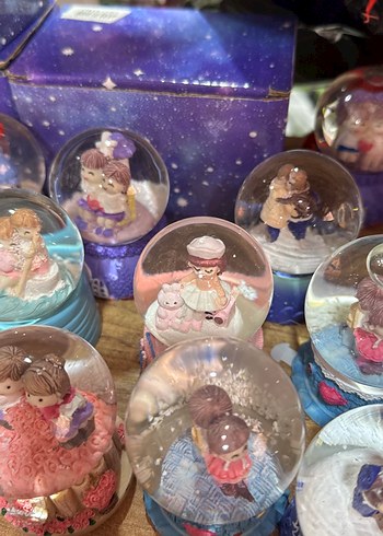 Renkli Aşk Temalı Kar Küresi Biblosu - Görsel 7