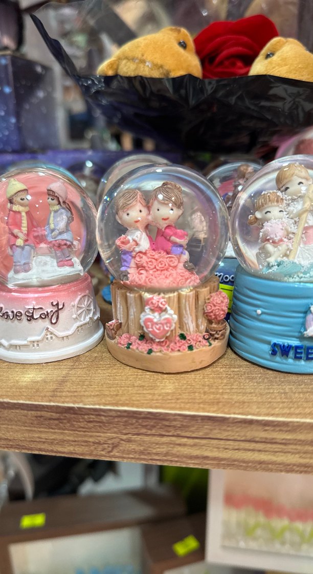 Renkli Aşk Temalı Kar Küresi Biblosu - Görsel 4