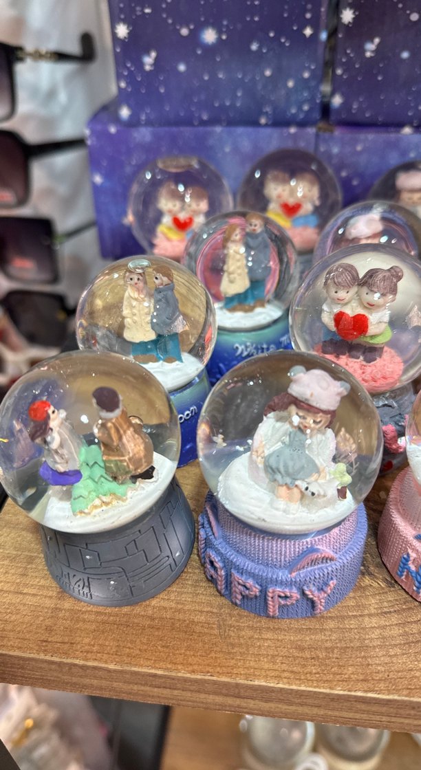 Renkli Aşk Temalı Kar Küresi Biblosu - Görsel 5