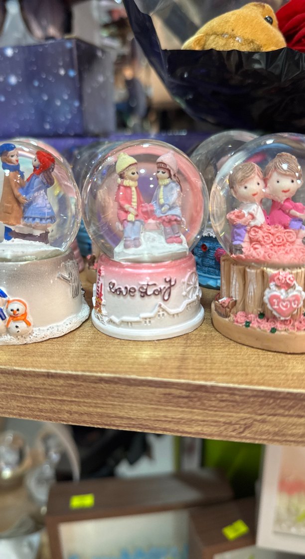 Renkli Aşk Temalı Kar Küresi Biblosu - Görsel 3