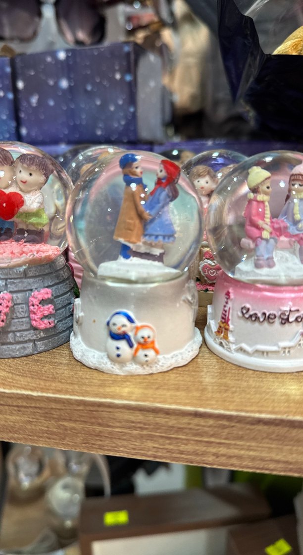 Renkli Aşk Temalı Kar Küresi Biblosu - Görsel 2