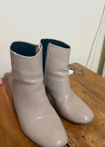 Bej Kadın Deri Topuklu Bot - Görsel 2