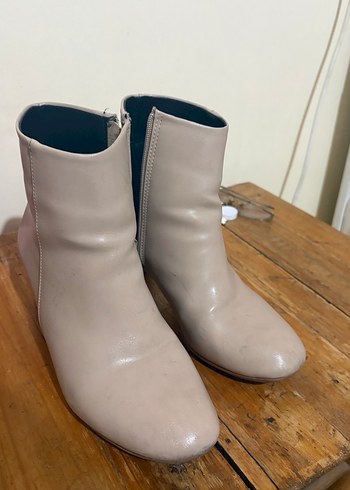 Bej Kadın Deri Topuklu Bot - Görsel 3