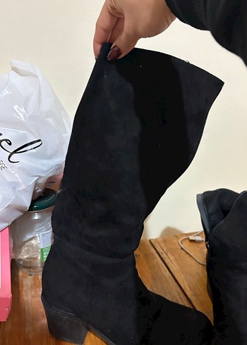 Siyah Süet Tokalı Dizüstü İnce Topuklu Çizme - Görsel 3