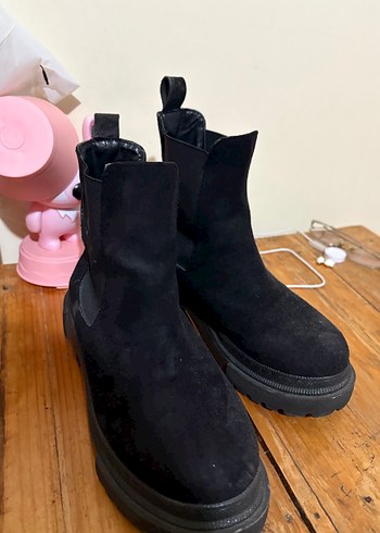 Siyah Süet Platform Topuklu Kadın Bot - Görsel 2