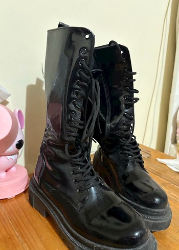 Siyah Rugan Bağcıklı Gotik Stiletto Bot - Görsel 3