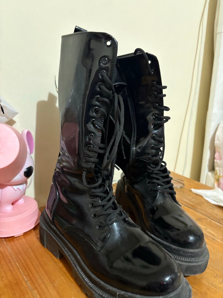 Siyah Rugan Bağcıklı Gotik Stiletto Bot - Görsel 3