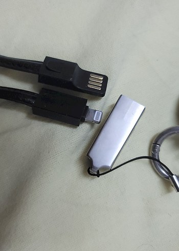 Apple airpods pro 2 karbon kılıf ve şarj kablosu - Görsel 2