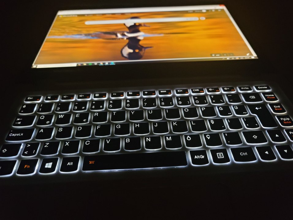 Lenovo yoga 700 - Görsel 5