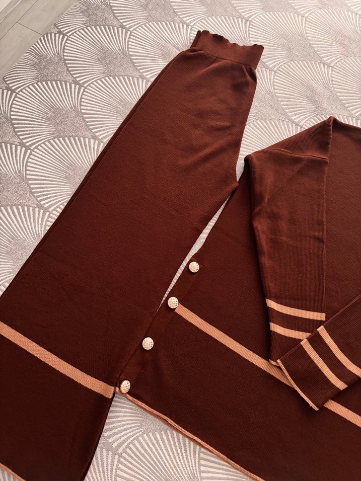 Düğmeli Kahverengi Kadın Triko takım - Görsel 2