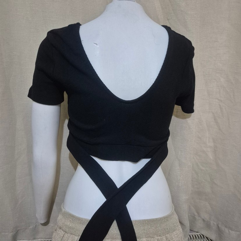 Siyah Kısa Kollu Crop Top - Görsel 3