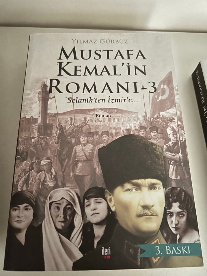 Mustafa Kemal'in Romanı - 5 Cilt Set - Görsel 5