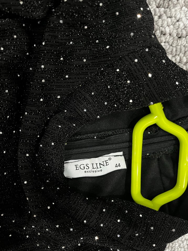 Uzun Kollu Siyah Elbise - Görsel 4