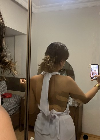 Beyaz Drapeli Halter Yaka Tulum - Görsel 2