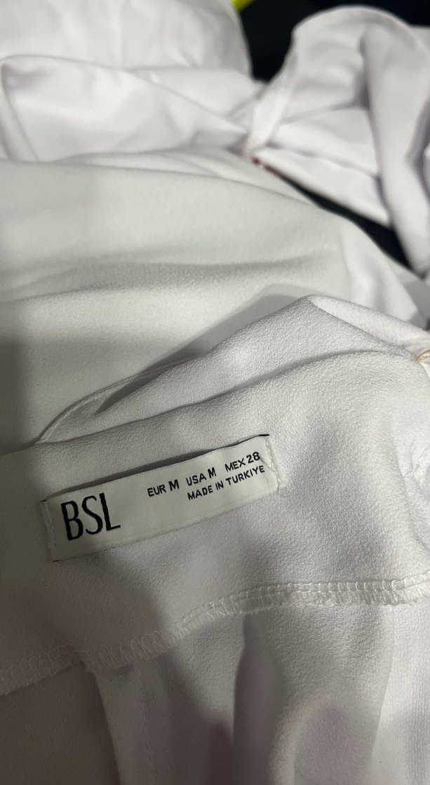 Beyaz Drapeli Halter Yaka Tulum - Görsel 3