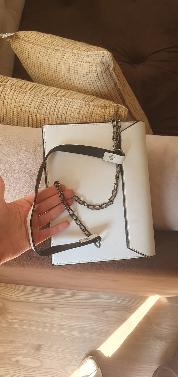 Beyaz Pembe Deri Zincir Detaylı Kadın Çanta - Görsel 3