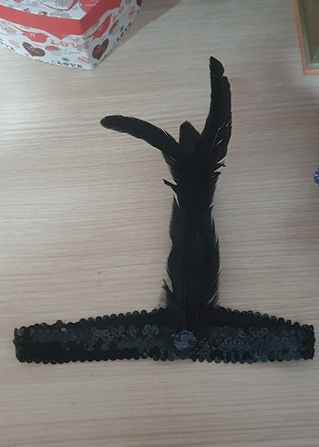 Siyah Pullu Tüylü Bandana - Görsel 2