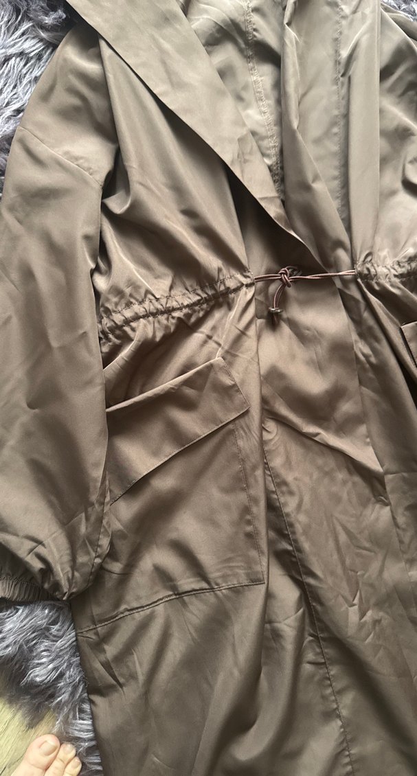 Drapeli Kahverengi Uzun Kadın Yağmurluk Touche markası - Görsel 4