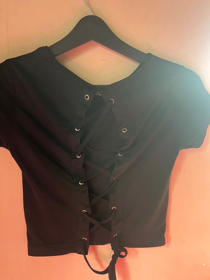 Siyah Mini Crop Top, Kısa Kollu, Dar Kesim - Görsel 2