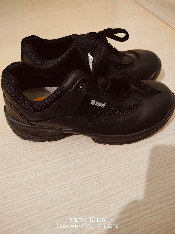 YDS marka 38 numara bayan bot ayakkabı orjinal sıfır - Görsel 3
