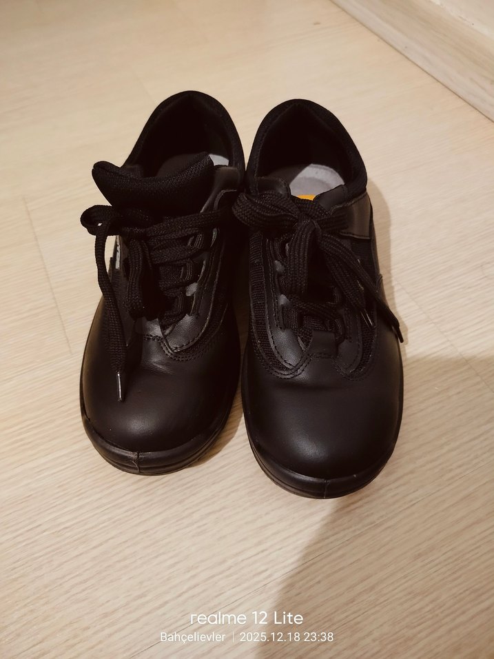 YDS marka 38 numara bayan bot ayakkabı orjinal sıfır - Görsel 2