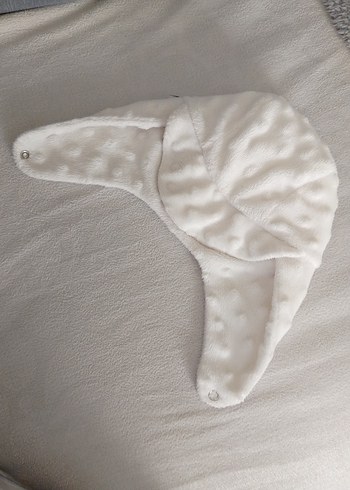 Erkek Çocuk Beyaz Peluş Kulaklıklı Şapka - Görsel 2
