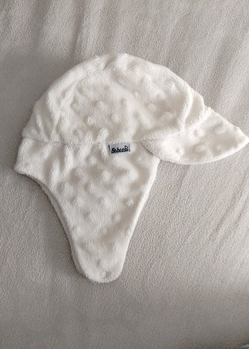 Erkek Çocuk Beyaz Peluş Kulaklıklı Şapka - Görsel 4