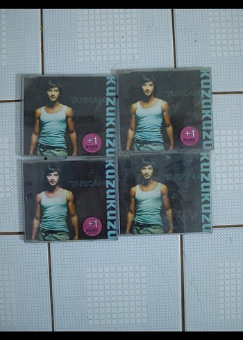 hepsinin tplam fiyatı 70 den fazla film 200 boş CD 4 adet Tarkan - Görsel 6