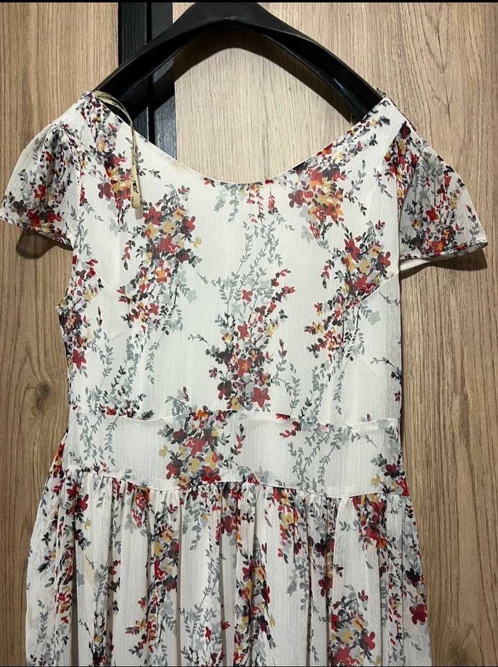 V Yaka Kısa Kollu Beyaz Pilili Bohem Elbise - Görsel 2