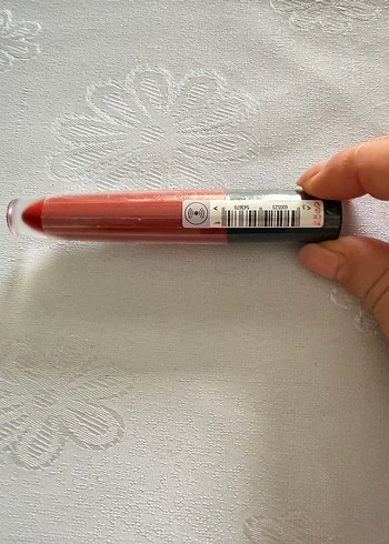 L'Oreal Paris Likit Mat Ruj - 115 - Görsel 3