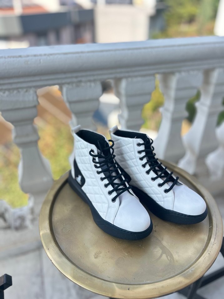 Bağcıklı beyaz Erkek Bot - Görsel 3