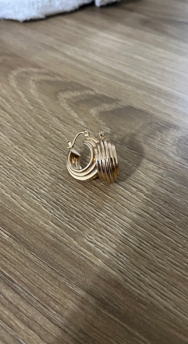 Altın Renkli Midi Halka Küpeler - Görsel 2