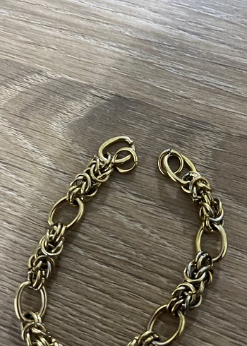 Zincir Detaylı Altın Renk Bileklik - Görsel 2