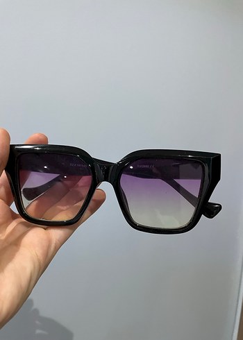 Şeffaf Mor Camlı Siyah Kadın Gözlüğü - Görsel 3