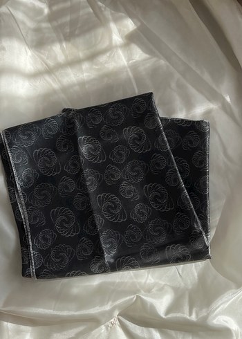 Kadın Siyah Pileli Gotik eşarp - Görsel 4