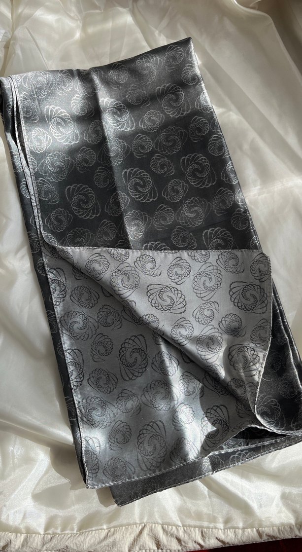 Kadın Siyah Pileli Gotik eşarp - Görsel 3