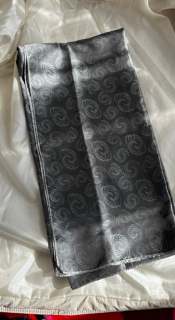 Kadın Siyah Pileli Gotik eşarp - Görsel 2