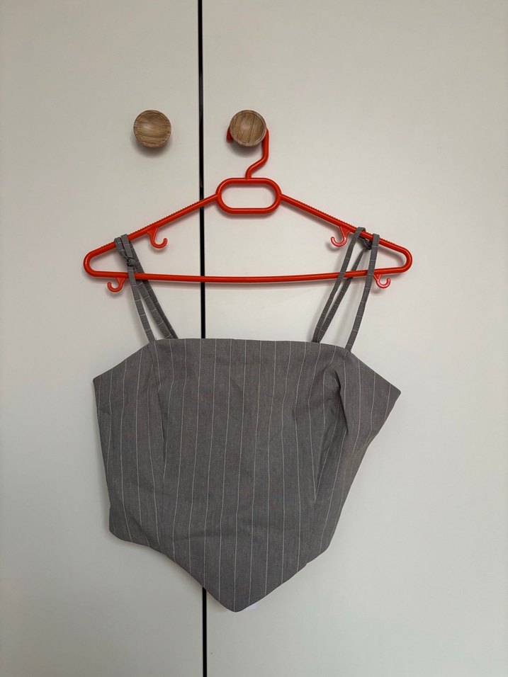 Gri kadın askılı crop - Görsel 5