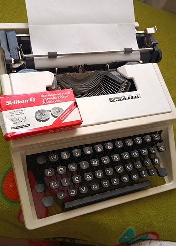 Beyaz Olivetti Dora Daktilo - Görsel 3