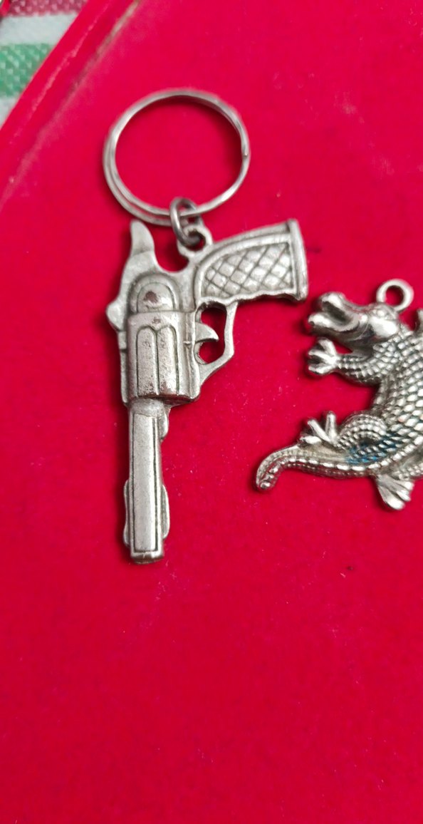 Renkli Rock Punk Anahtarlık ve kolye ucu - Görsel 3