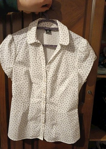 Vintage Desenli Kısa Kollu V Yaka Gömlek - Görsel 4