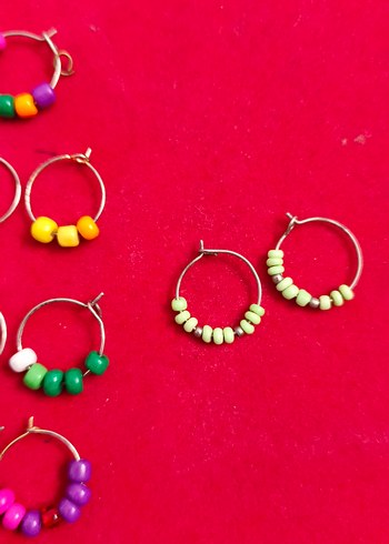 Renkli Mini Boncuklu Kadın Küpeler - Görsel 3