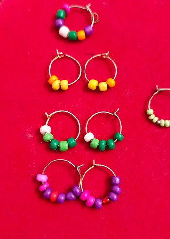 Renkli Mini Boncuklu Kadın Küpeler - Görsel 2