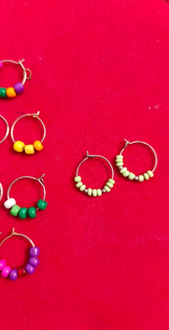 Renkli Mini Boncuklu Kadın Küpeler - Görsel 3