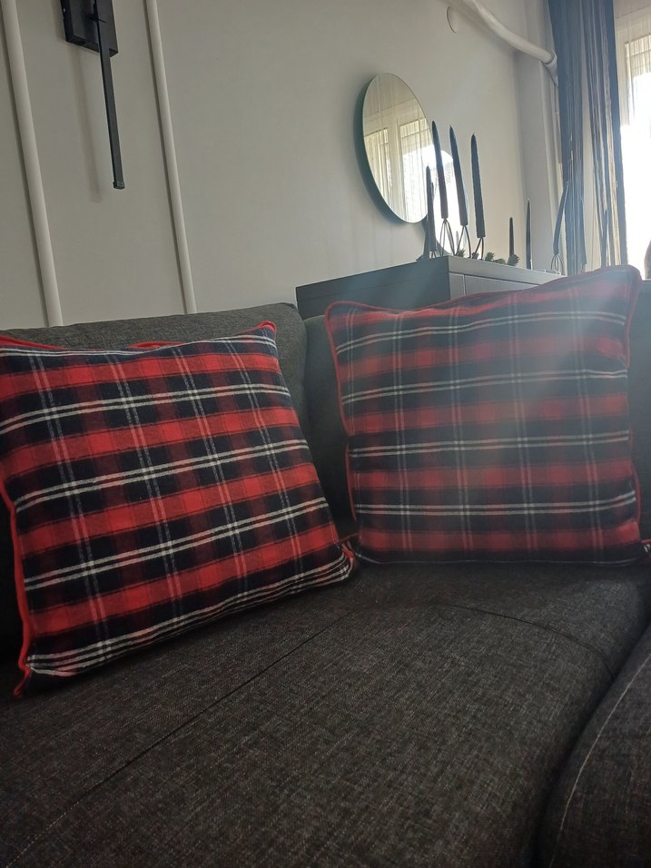 Kırmızı Ekose Desenli Yastık Kılıfı - Görsel 5