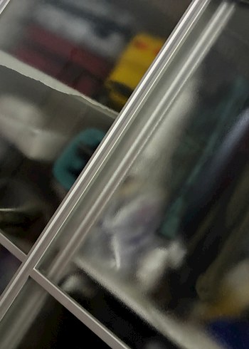 Gri Sürgülü Kapaklı yetişkin veya Çocuk Dolabı - Görsel 2