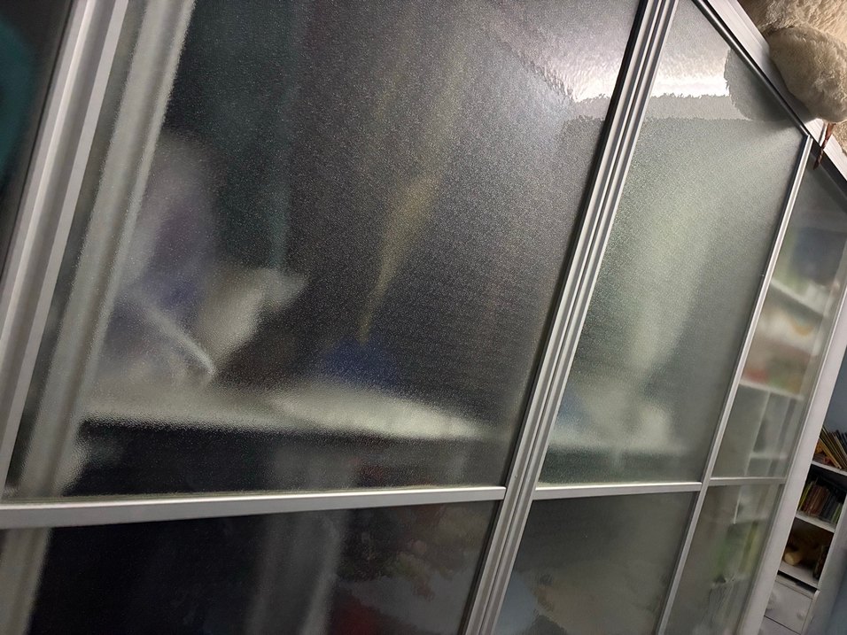 Gri Sürgülü Kapaklı yetişkin veya Çocuk Dolabı - Görsel 3